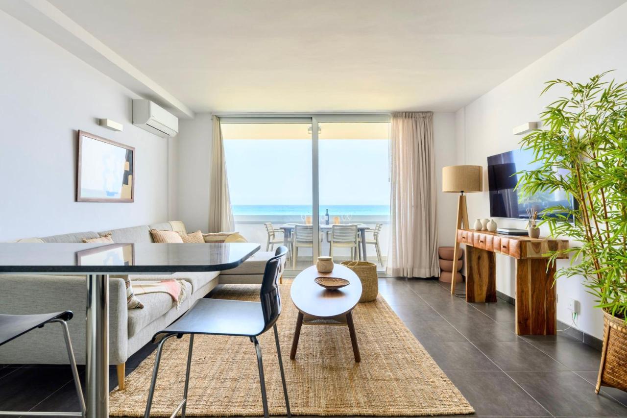 Charming 2 Bedroom Retreat With Beachfront Views San Bartolomé Exterior photo